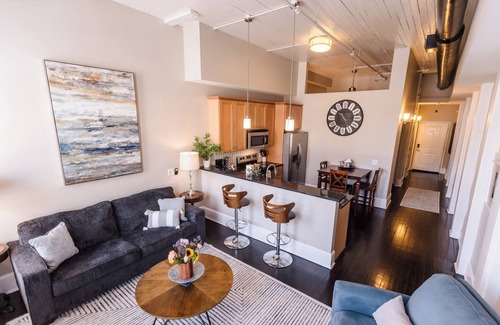 Historic District - North Condo | Savannah's BEST location PERIOD!