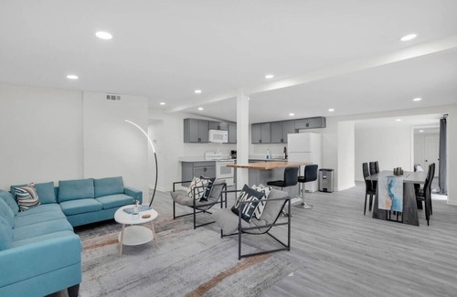 Victory Heights House | Savannah’s Oak & Brick Hideaway