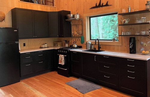 Savary Island Cabin | Savary Mid Island Modern