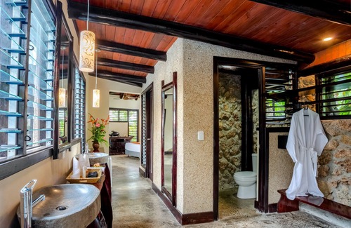 Savusavu Hotel | Savasi Island Resort