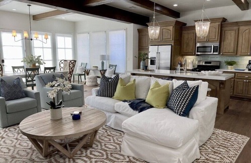 Vinita House | Save 10% off 3 Night Stay! Beautiful Cottage w/great Lake views, pool, hot tub!