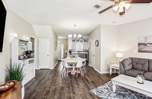 Navarre House | Save 10% on 3+ Nights, Book by Oct 31!