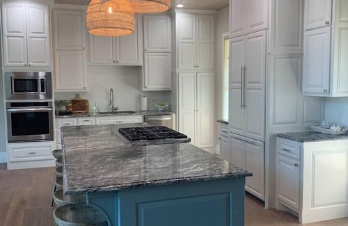 Vinita House | Save 15% Off 4 Night Stay! Amazing Waterfall/Lake Views! Pool, Dock!