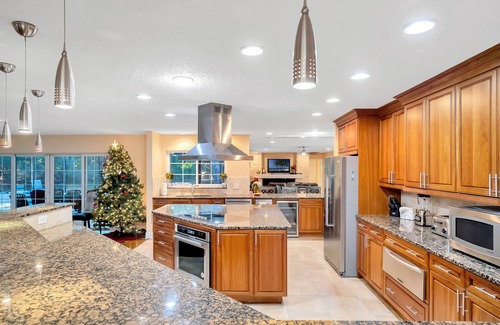 Clearwater House | Save on Booking Thanksgiving Now Special Rate, Won't Last Long