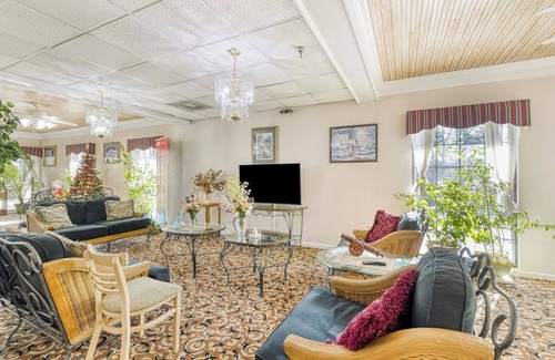 Grenada Hotel | Save on Stay w/Dining Options Nearby + Queen Beds & Essentials in Room