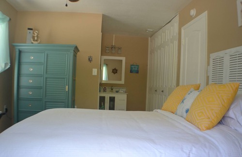 West End Cottage | Save with fall rates!! Charming, Romantic, Seaside Cottage with Stunning views