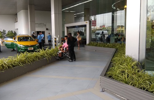 Huai Khwang Condo | Savi Rooms Deluxe Studio(1) nr Bangkok/Pitavet hospital & many pubs & bars