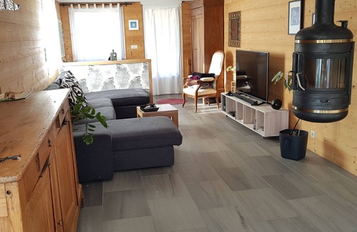 Jacob-Bellecombette House | Savoie, 2 rooms for stopover + parking.
