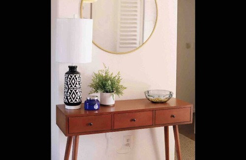 Paradise Valley Village Condo | Savor Scottsdale in this Mid-century Modern Condo
