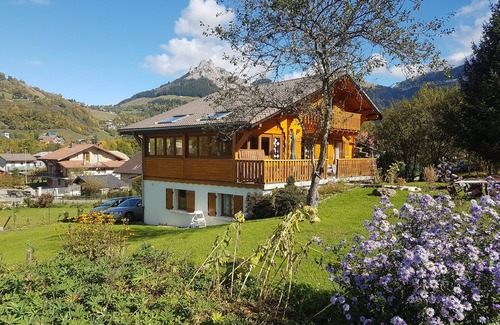 Bernex Apartment | Savoyard 3 * studio in chalet between lakes and mountains