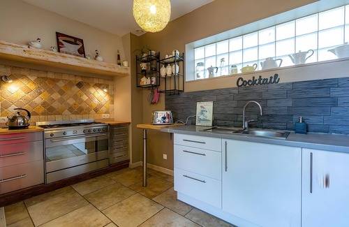 Villeneuve-les-Montreal Apartment | 'Savoyarde' Room with Shared Pool, Wi-Fi and Air Conditioning - Villeneuve-lès-Montréal