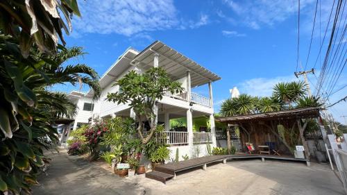 Koh Lan House | Sawaddeethaweesuk At Kohlarn