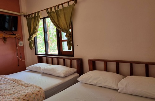 Ko Sichang Hotel | Sawasdee Sichang Resort