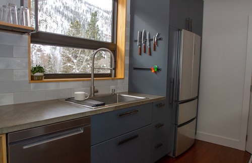 Clinton House | Sawmill Loft: Mountain Modern on Rock Creek