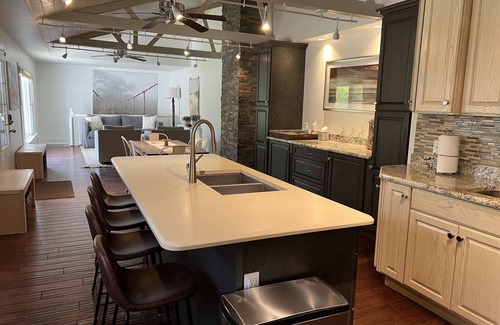 Shorewood-Tower Hills-Harbert Cottage | Sawyer Home close to the Warren Dunes with a screened in porch, and heated pool!
