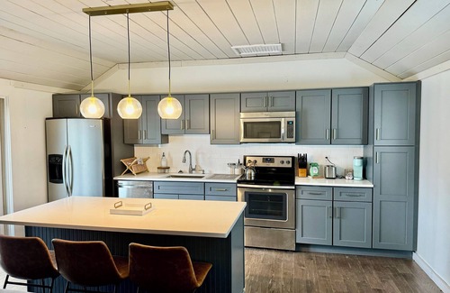 Sawyer House | Sawyer House, Sleeps 5, close to Warren Dunes, beaches and great restaurants!
