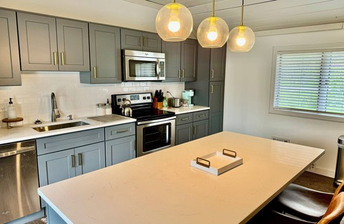 Sawyer House | Sawyer House, Sleeps 5, close to Warren Dunes, beaches and great restaurants!