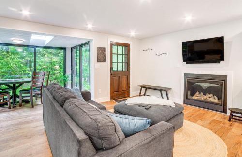 Harbert House | Sawyer Retreat with Fire Pit Less Than 2 Mi to Beaches!