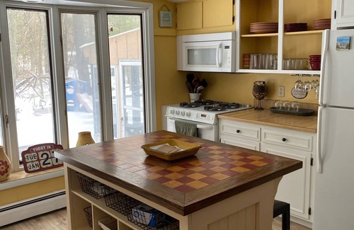Shorewood-Tower Hills-Harbert House | SAWYER - Warren Dunes & Weko beach, 4 bedroom, close to many breweries-wineries
