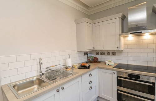 Loftus Cottage | SAXON PRINCESS SUITE, romantic, character holiday cottage in Loftus