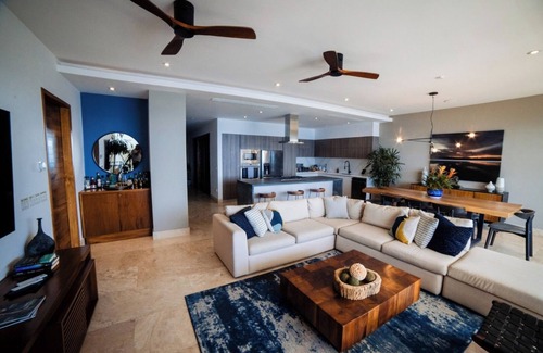 Amapas Condo | Sayan Beach - Luxurious Beachfront Condo - Sleeps 8