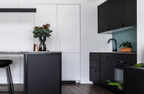 Sandy Bay Apartment | Sayer Gardens Apartment with access to rental car