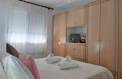 Mbrostar-Urë House | Sazani's Place