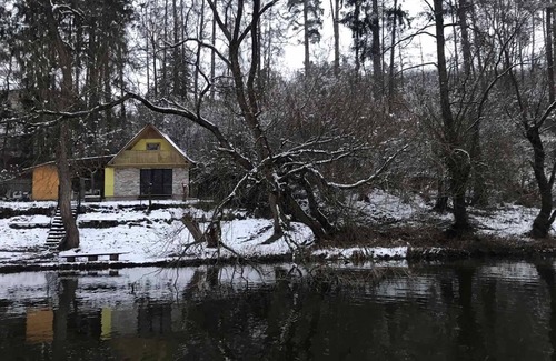 Tynec nad Sazavou Cottage | Sazava River Cottage with boating experience