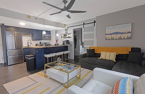 Snowshoe Condo | SC 5606: Top-notch & exclusive w/pool. Perfect for your next summer getway!