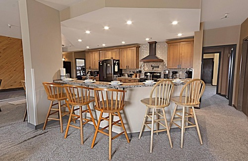 Snowshoe Condo | SC 5801: Silver Creek Penthouse – Cool Summer Escape with A/C in Every Bedroom!