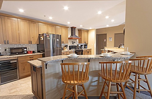 Snowshoe Condo | SC 5801: Silver Creek Penthouse – Cool Summer Escape with A/C in Every Bedroom!