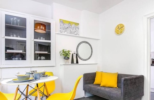 Stonnall House | SCA 6 DBL Bedrooms! Park 3-4 CARS, HS2, NEC, DIGS