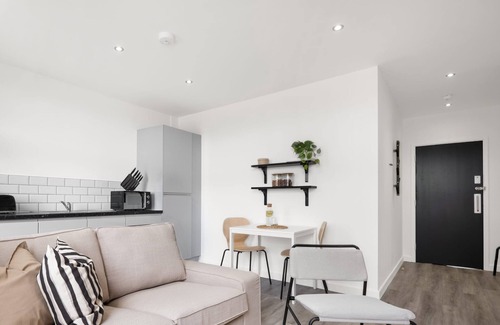 Balsall Common Apartment | SCA- Arden Apartment 4 Twin Bedroom Free Parking