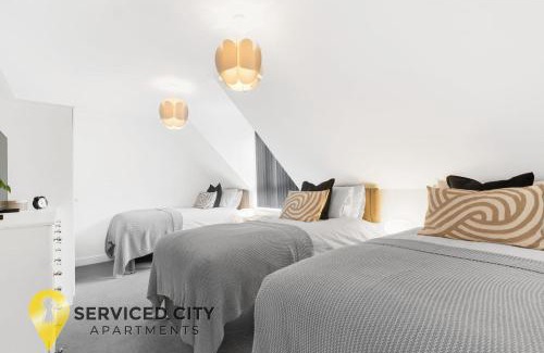 Balsall Common House | SCA-Arden House 10min to NEC Sleeps 6 Parks 2 Vans
