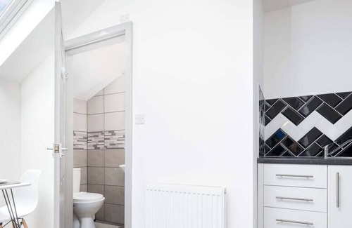 Wolverhampton Apartment | SCA - Peaceful City Studio - VS6