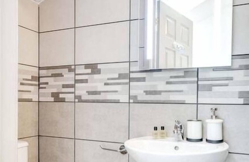 Wolverhampton Apartment | SCA - Peaceful City Studio - VS6