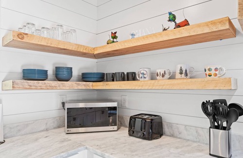 Scaly Mountain Other | Scaly Mtn/Highlands Modern NC Farmhouse-6.5 AC 2 Creeks