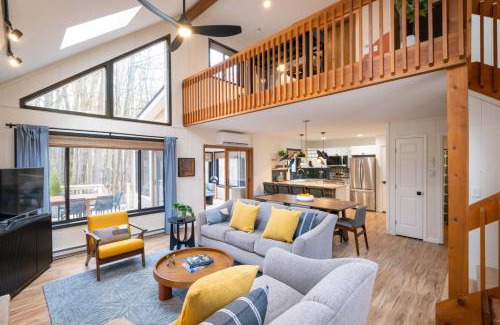 Gouldsboro House | Scandi Bliss Fall Colors, Lake & Game Room