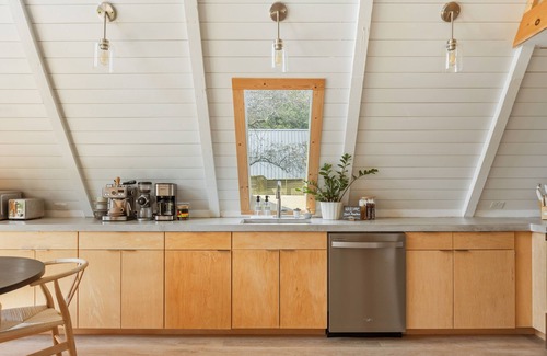 Black Mountain Cabin | Scandi-Camp A-Frame, 2 kings, hot tub, pet-friendly, walk to town! By Modcabins