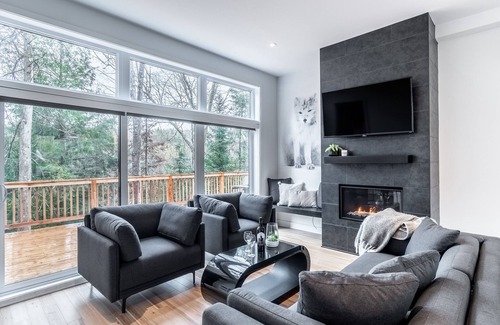 La Conception Ski Chalet | Scandinavian Chalet + Spa 10min to Mont Tremblant