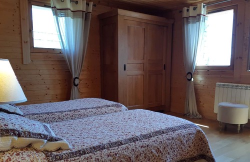 Bolquere Ski Chalet | SCANDINAVIAN CHALET ** ALASKAN ** STANDING