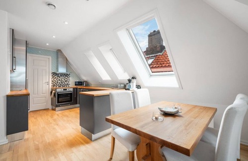 Bergen City Centre Apartment | Scandinavian Hideaway I Private Balcony