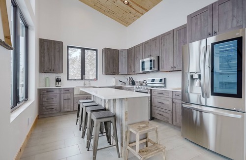 Winter Park Highlands Cabin | Scandinavian-Inspired Escape: Modern Cabin w/Spa