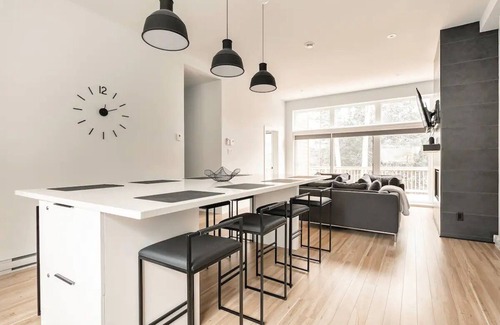 La Conception Ski Chalet | Scandinavian retreat with spa12 minutes from Tremblant