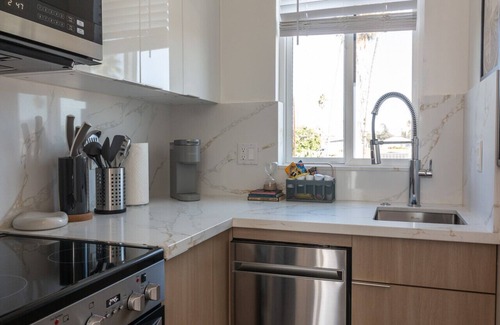 North Hollywood Apartment | Scandinavian-Style 1BR Apartment BUILT 2024 (p83)