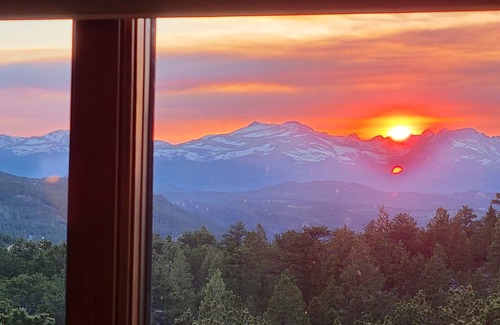 Golden House | Scar Top Mountain Escape, Fiber Internet, Mountain Top Views!