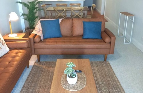Scarborough Apartment | Scarborough Shores - Beachfront