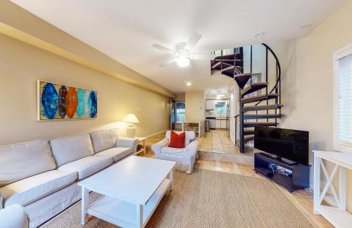 Country Club Estates House | Scarborough Village - 245 Country Club Dr, Unit #608