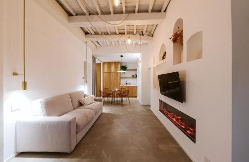 Vernazza Apartment | Scarlet