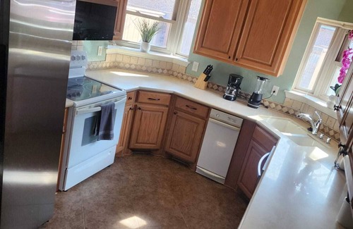 Farmers Branch House | Scarlet Oak Home - 3BR and 2BA